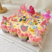 Melody / Hello Kitty Pullaway Cupcakes (16pcs)