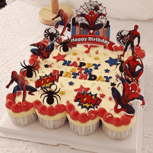 Spiderman Pullaway Cupcakes (16pcs)